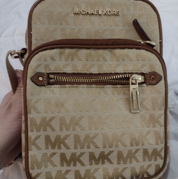 MICHAEL KORS CROSSBODY BAG BROWN/GOLD SIGNATURE - Picture 2 of 6